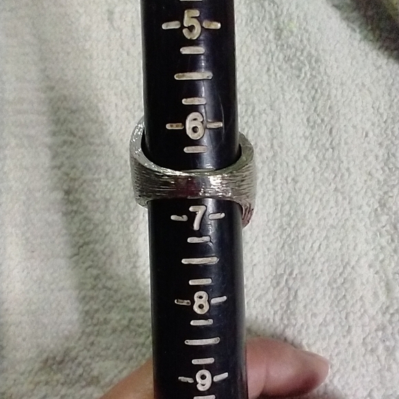 Silvertone large textured wide ring cocktail 🍸🍹 - Picture 2 of 5